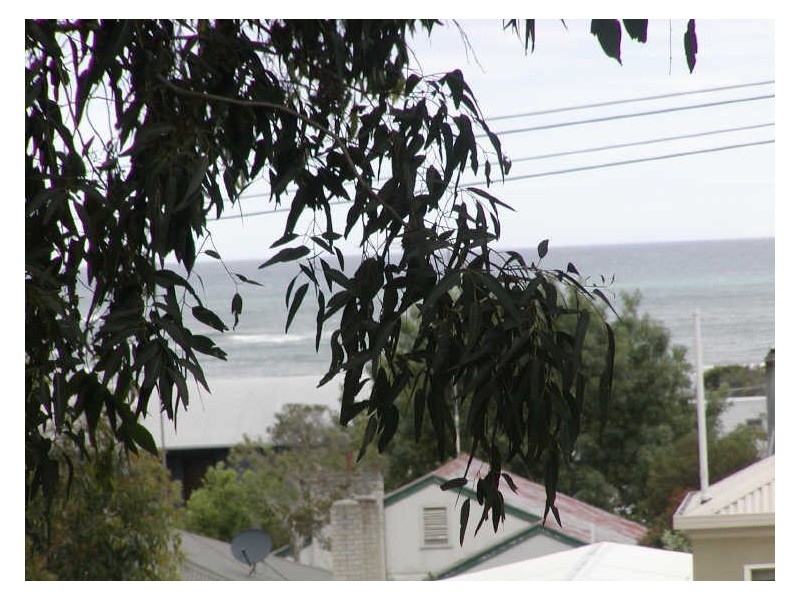 4 Toorak Road, Inverloch VIC 3996