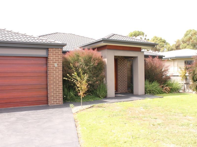 7 Hobson Place, Inverloch VIC 3996