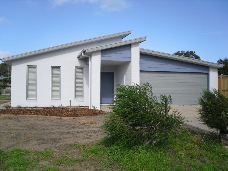 27 Paperbark Place, Inverloch VIC 3996