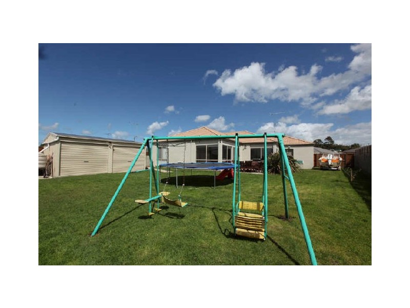 6 Stanley Court, Inverloch VIC 3996