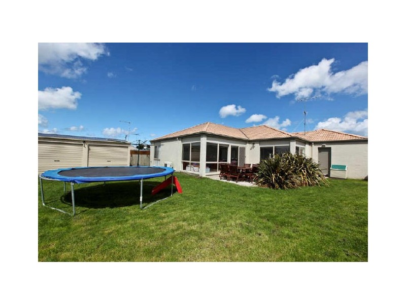 6 Stanley Court, Inverloch VIC 3996