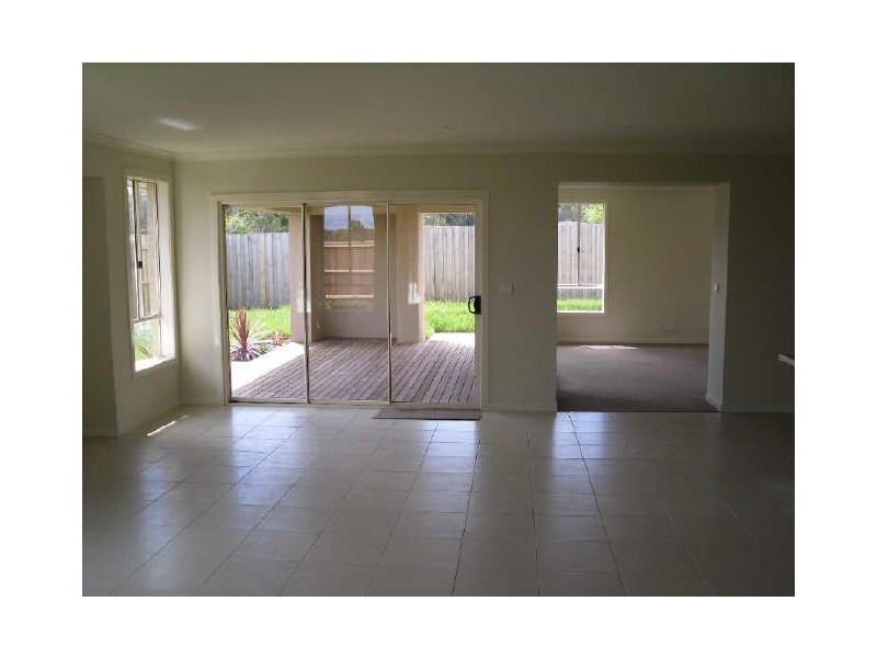 10 Diane Place, Inverloch VIC 3996