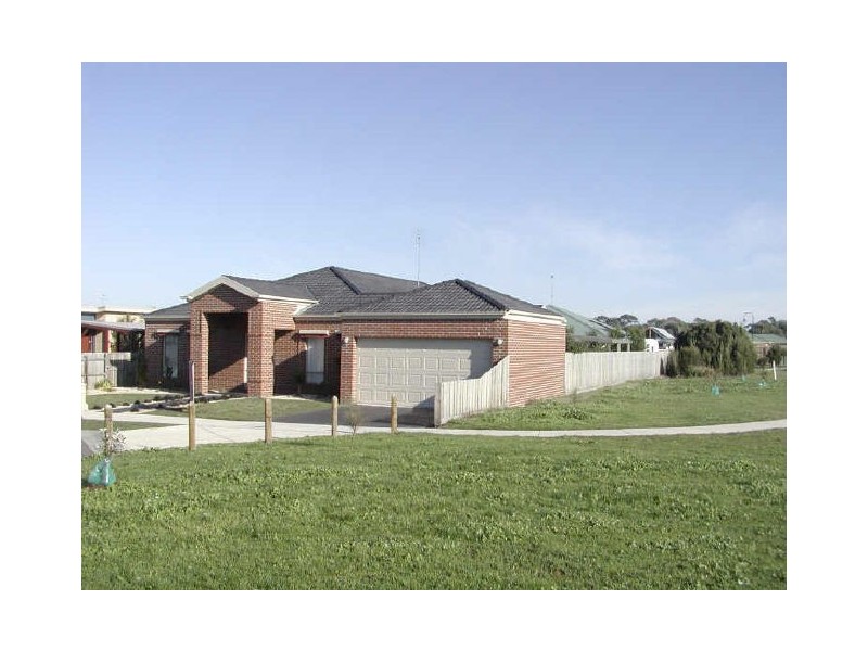 33 Regatta Place, Inverloch VIC 3996