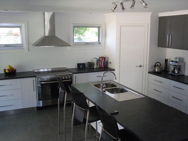 25 Darling Avenue, Inverloch VIC 3996