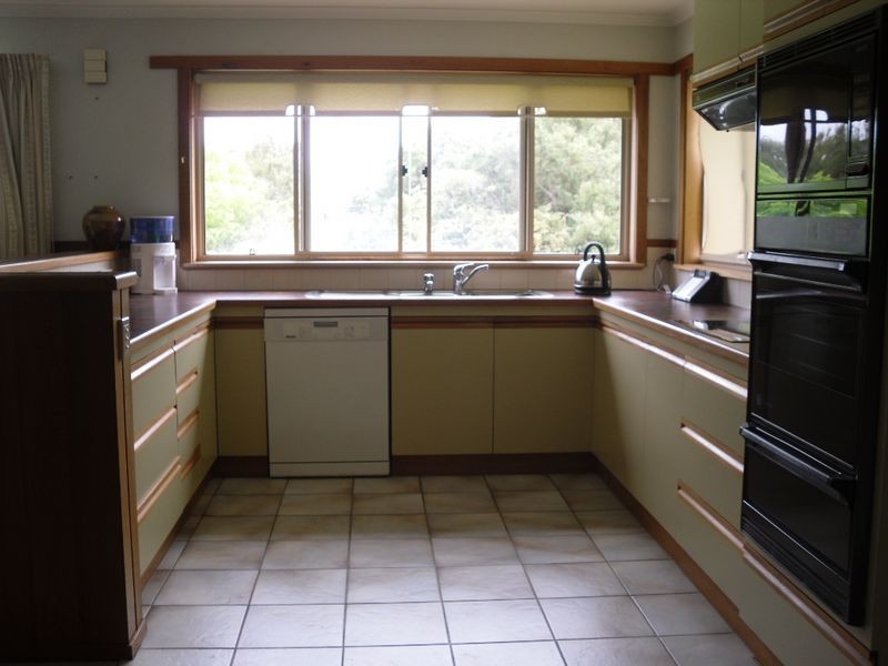 102 Surf Parade, Inverloch VIC 3996