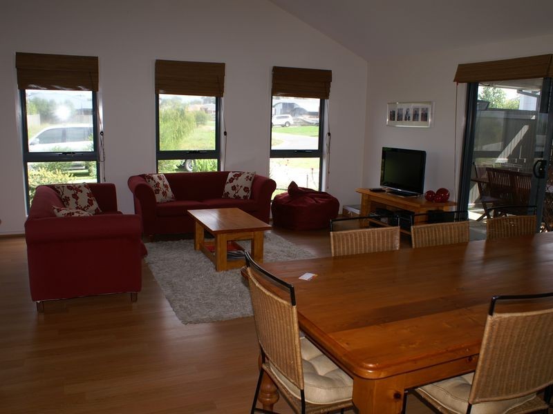 25 Outrigger Drive, Inverloch VIC 3996