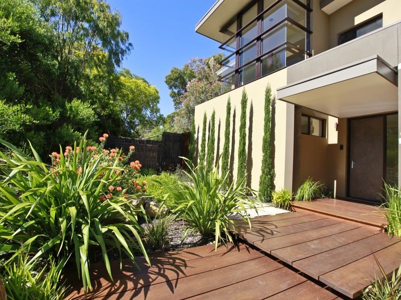 11 Beach Avenue, Inverloch VIC 3996