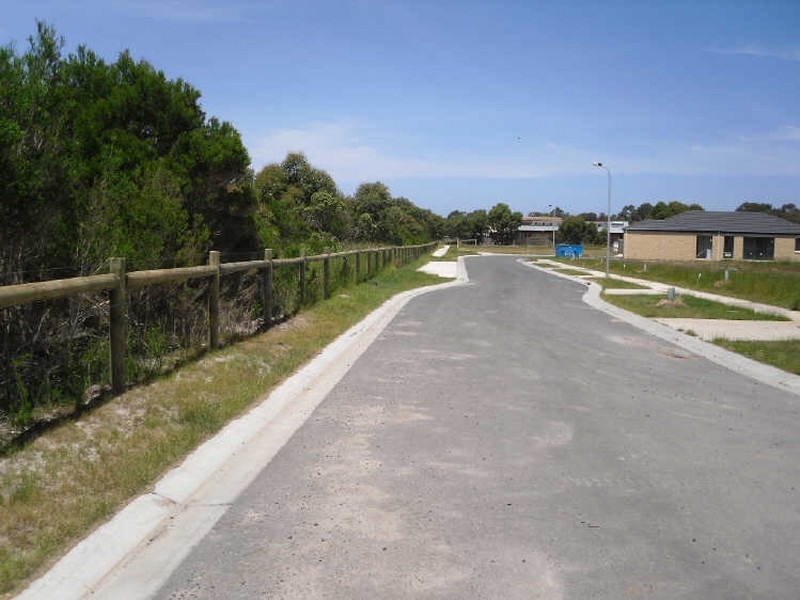 16/ Plover Way, Inverloch VIC 3996