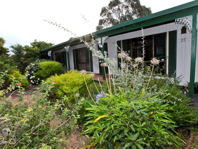 25 Gordon Avenue, Inverloch VIC 3996
