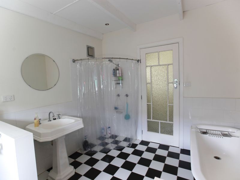 63 Wonthaggi Road, Inverloch VIC 3996
