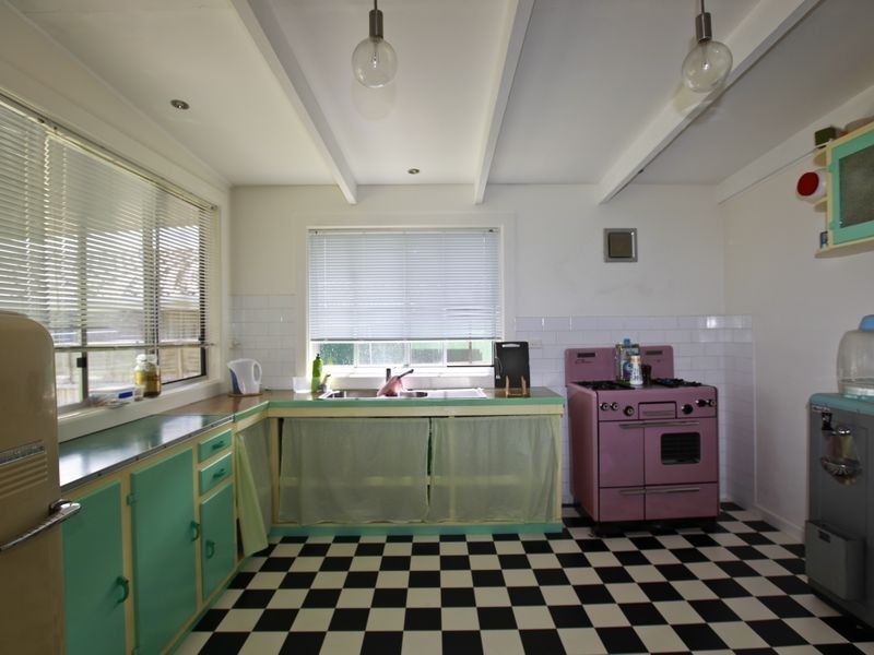 63 Wonthaggi Road, Inverloch VIC 3996
