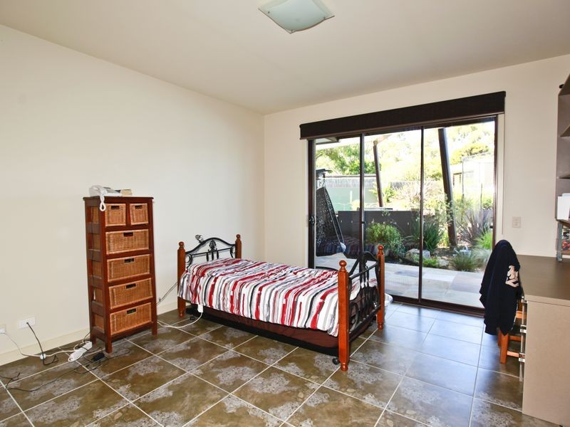 11 Beach Avenue East, Inverloch VIC 3996