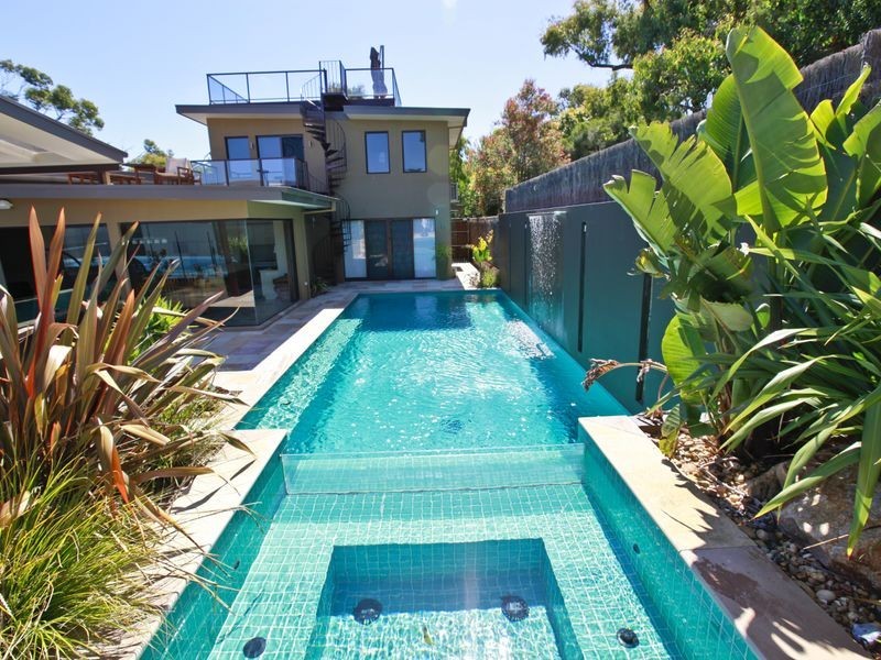 11 Beach Avenue East, Inverloch VIC 3996