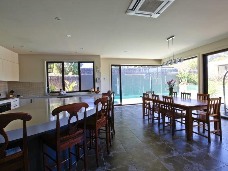 11 Beach Avenue East, Inverloch VIC 3996