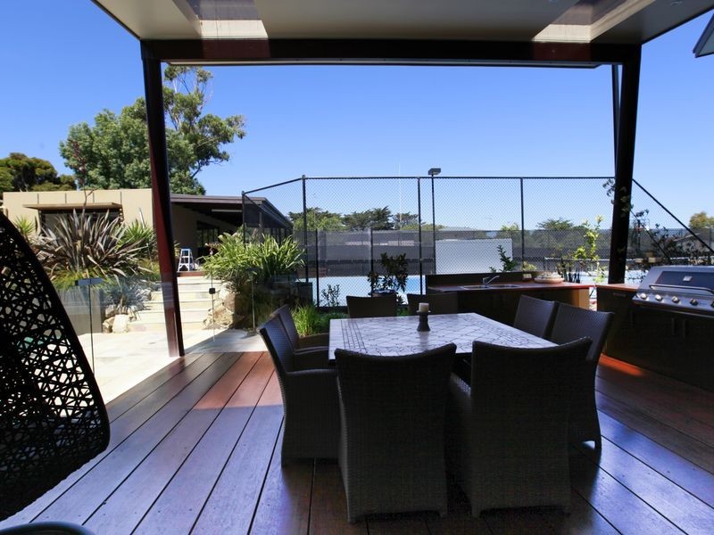 11 Beach Avenue East, Inverloch VIC 3996