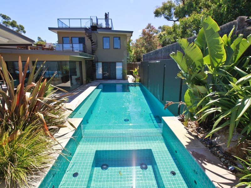 11 Beach Avenue East, Inverloch VIC 3996