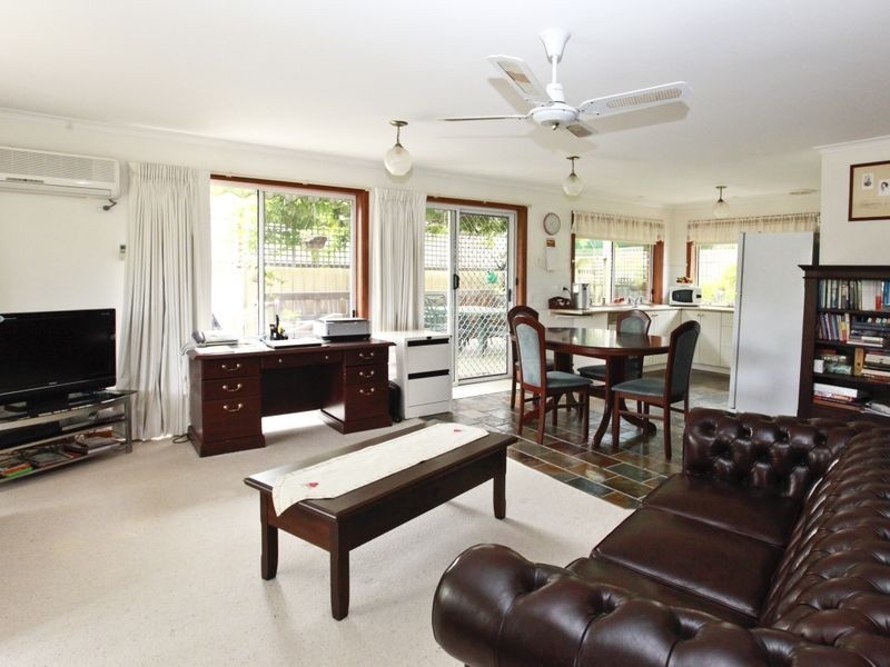 16B Sandymount Ave, Inverloch VIC 3996