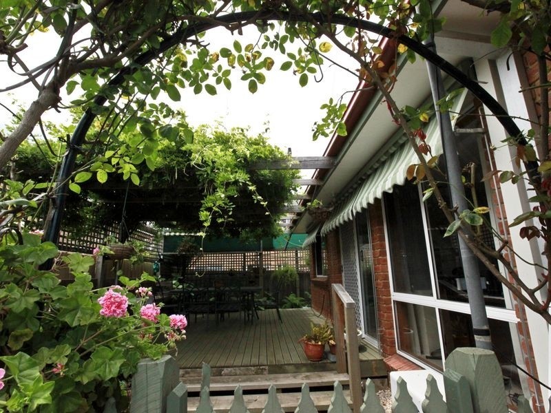 16B Sandymount Ave, Inverloch VIC 3996