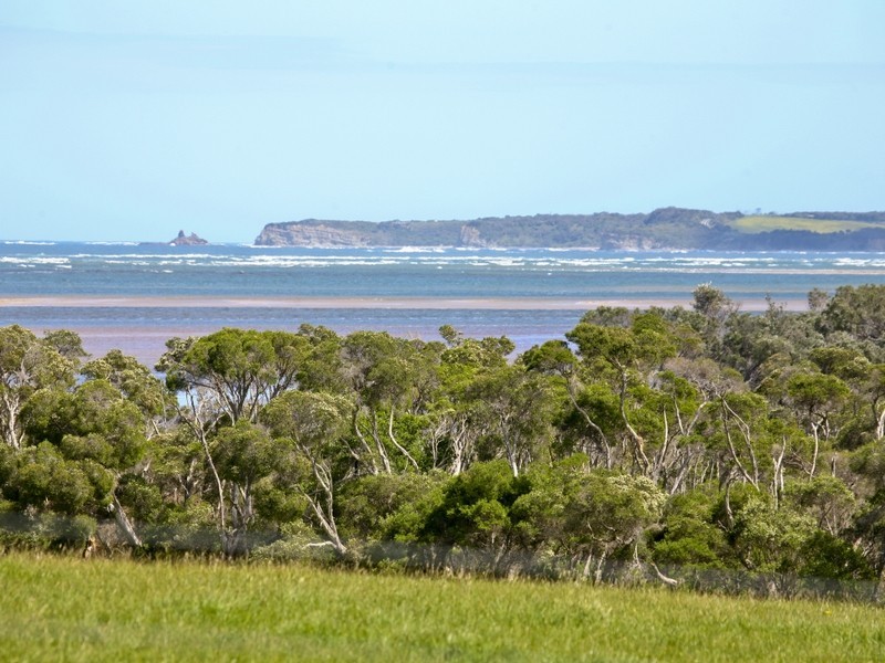 1/ Henderson Court, Inverloch VIC 3996