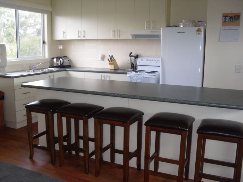 82 Bayview Avenue, Inverloch VIC 3996