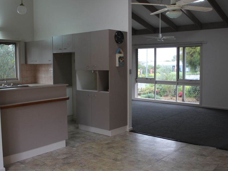 14 Meanderri Drive, Inverloch VIC 3996