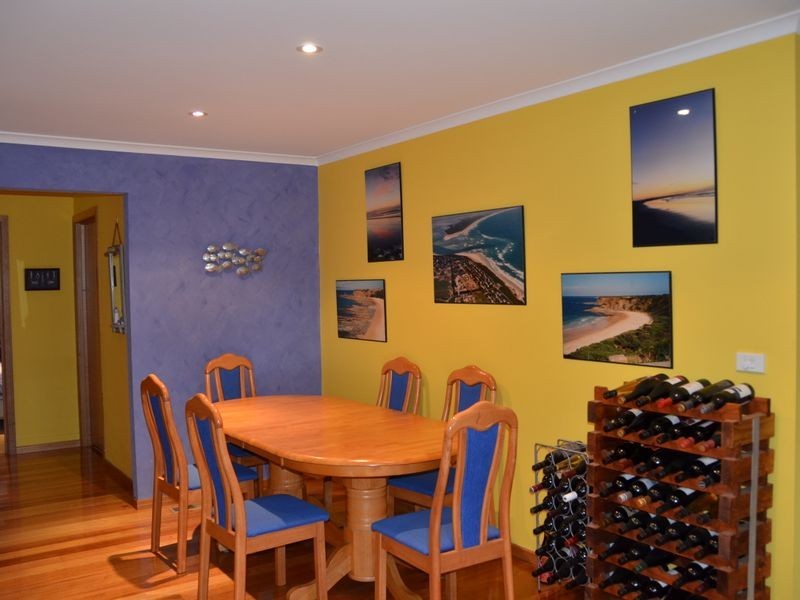 64 Lohr Avenue, Inverloch VIC 3996