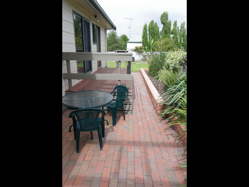 10 Ullathornes Road, Inverloch VIC 3996