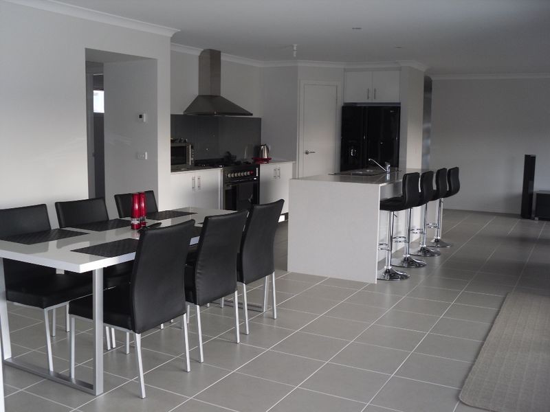 26 Surrey Place, Inverloch VIC 3996