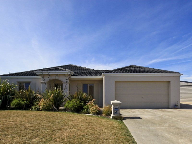 19 Stanley Court, Inverloch VIC 3996