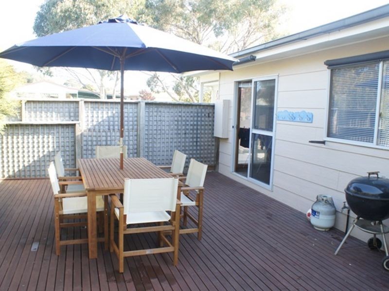 16 Leicester Square, Inverloch VIC 3996