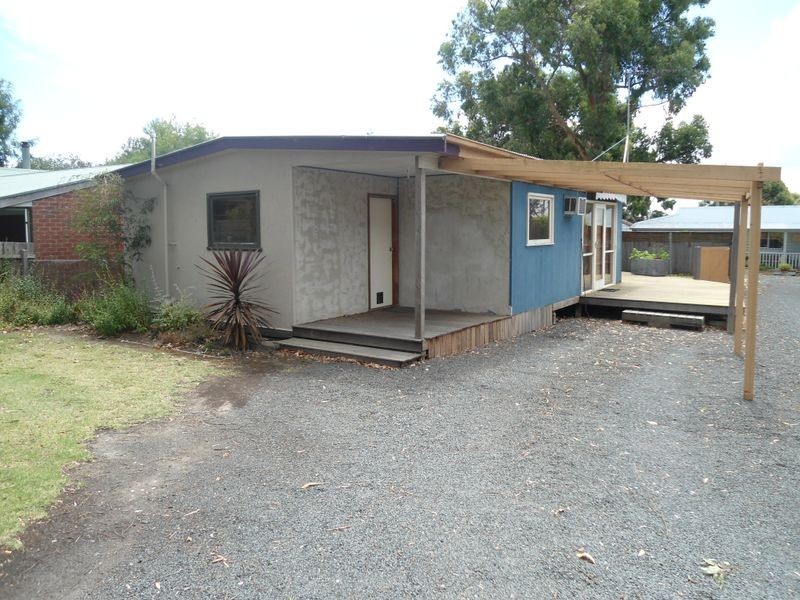 11 Wilson Avenue, Inverloch VIC 3996