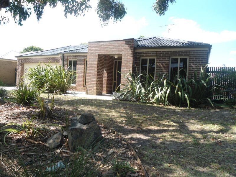 8 Messmate Terrace, Inverloch VIC 3996