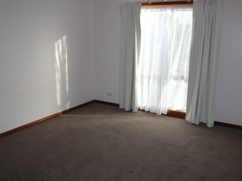 17 Youll Grove, Inverloch VIC 3996