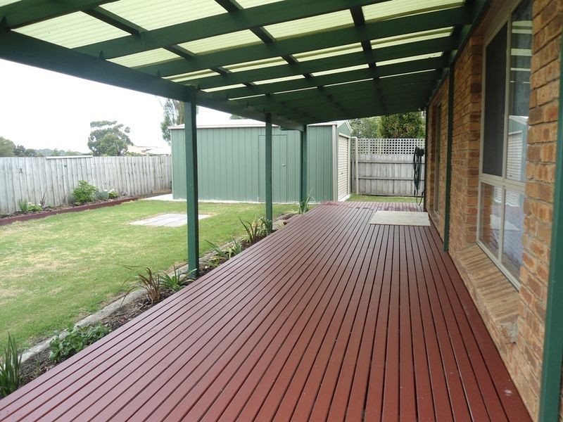 17 Youll Grove, Inverloch VIC 3996