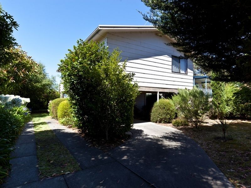 12 Bruce St, Inverloch VIC 3996