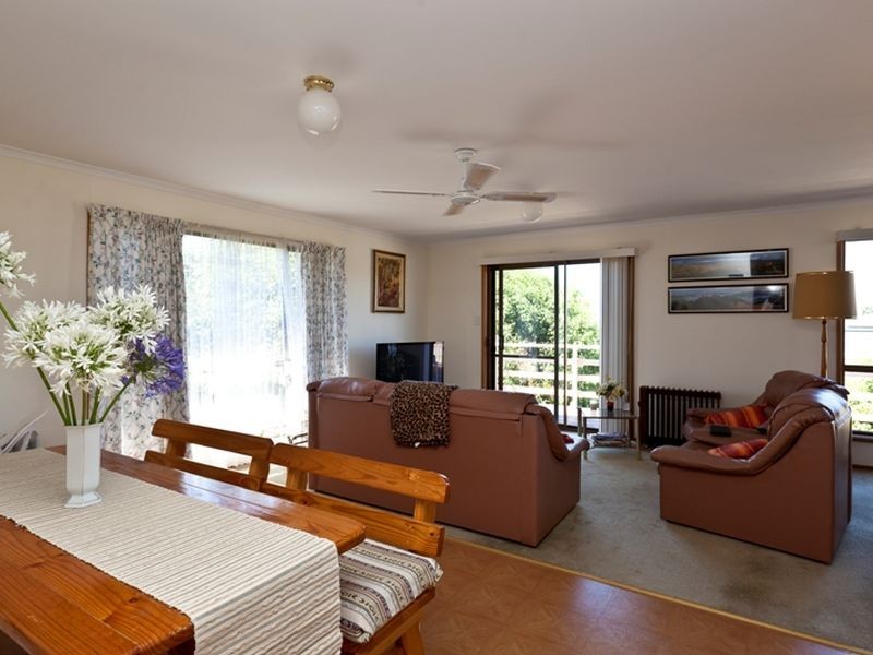 12 Bruce St, Inverloch VIC 3996