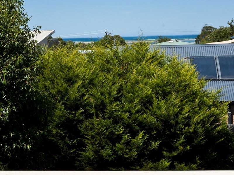 12 Bruce St, Inverloch VIC 3996