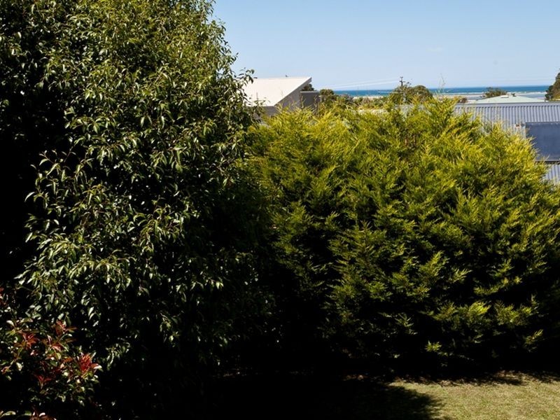 12 Bruce St, Inverloch VIC 3996