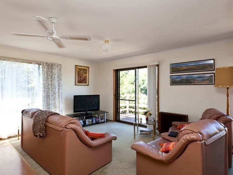 12 Bruce St, Inverloch VIC 3996