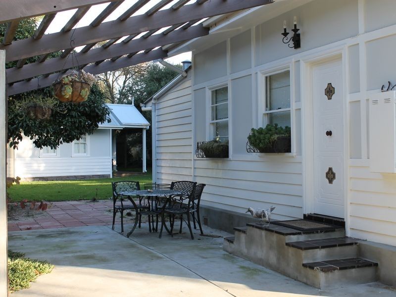 28 Lohr Avenue, Inverloch VIC 3996