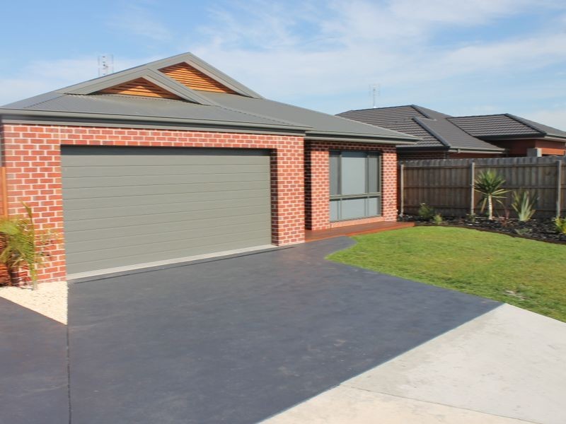 16 Lavender Place, Inverloch VIC 3996