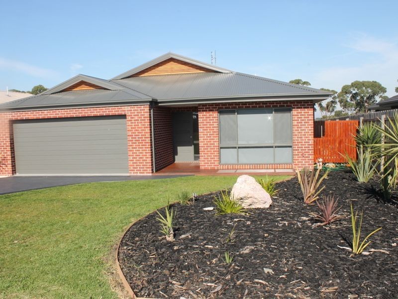 16 Lavender Place, Inverloch VIC 3996