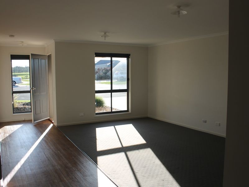 13 Dalmont Bay Court, Inverloch VIC 3996