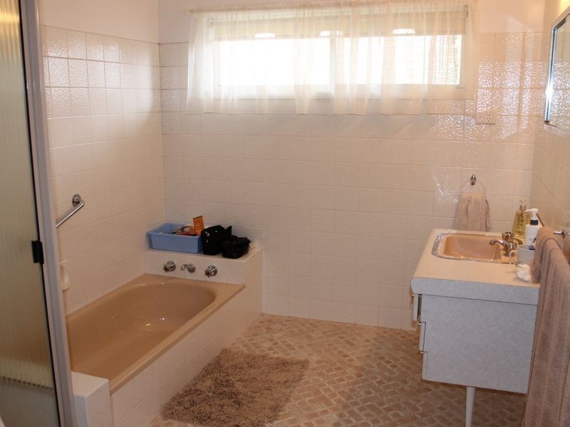 10 Hillside Ave, Inverloch VIC 3996