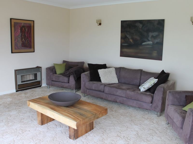 10 Hillside Ave, Inverloch VIC 3996