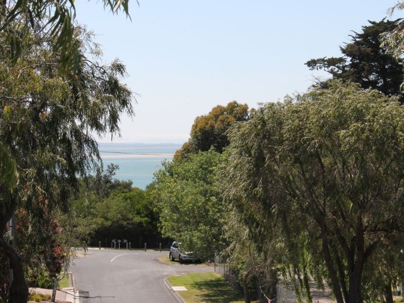 10 Hillside Ave, Inverloch VIC 3996