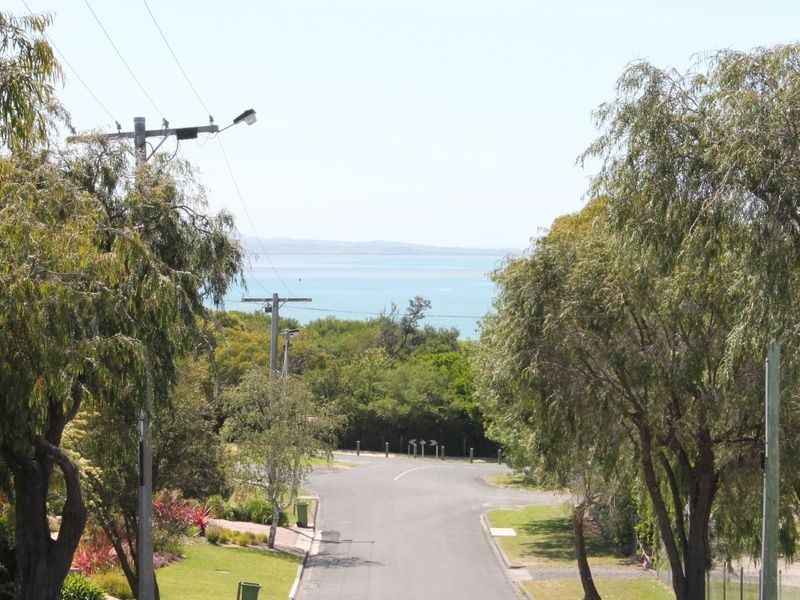 10 Hillside Ave, Inverloch VIC 3996