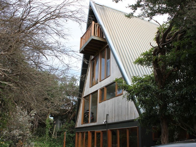 128 Lohr Ave, Inverloch VIC 3996