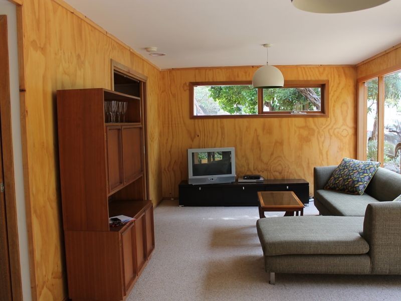 128 Lohr Ave, Inverloch VIC 3996