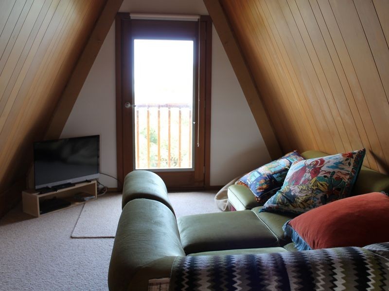 128 Lohr Ave, Inverloch VIC 3996